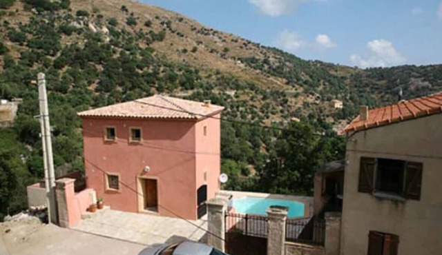 Charming cottage: 8 People 10 mins from the sea