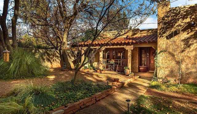 Charming Cottage: Your Cozy Retreat!