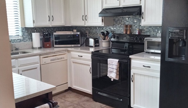 Charming home with great mountain views in quiet neighborhood.