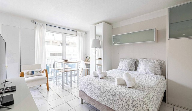 Charming Studio with balcony & pool -Heart of Nice