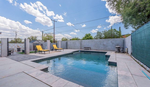 Charming Tucson retreat with Pool!