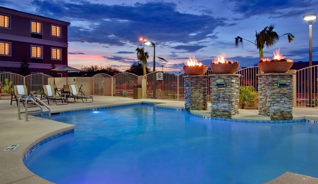 Chic 1BR Suite w/Kitchen | Free Breakfast + Pool