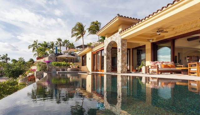 Cliffside Palmilla Villa with Infinity Pool and Casita