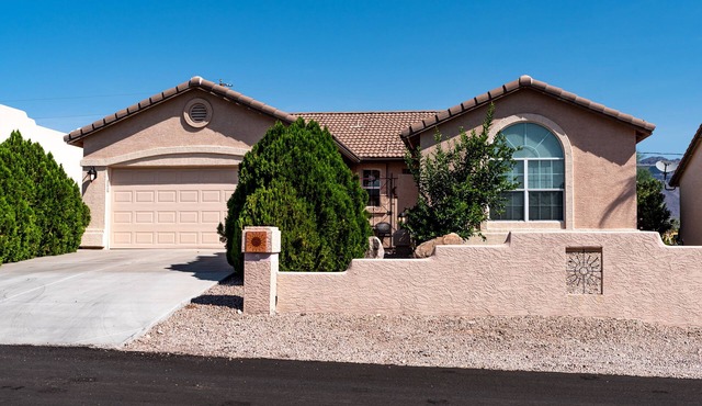 Close To Gold Canyon Golf Resort!