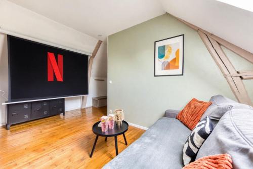 Cocon Forestier - Home cinema- Netflix free - Proche aéroport Beauvais, Chantilly, forêt de Hez-Froidmont, parking public gratuit, Wifi & Netflix