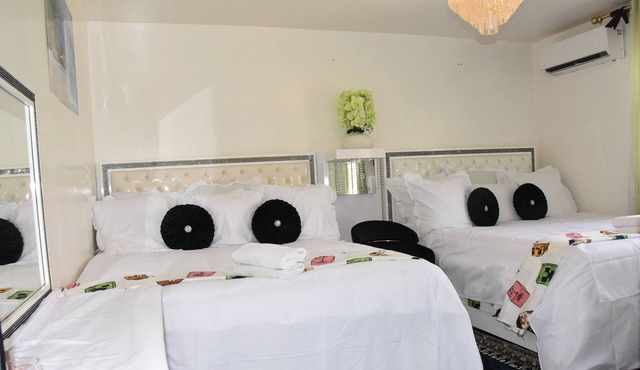 Comfortable accommodation for 4 people, air-conditioned, kitchen in a villa.