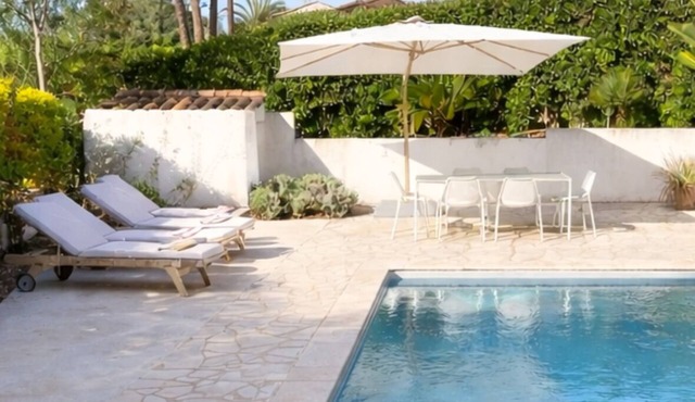 Contemporary Villa & Pool