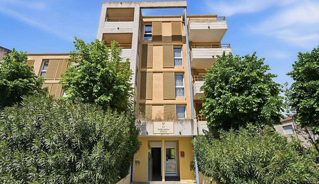 Convenient Riviera Retreat with pool