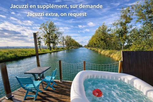 Cottage flottant nature, Jacuzzi Privé en supplément près de Dijon