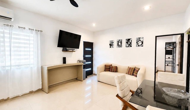 Cozy 2BR/1BA Rooftop Terrace Near Malecón