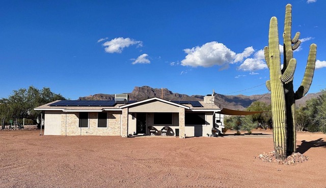 Cozy Mountain home with RV parking near hiking trails, lakes, and endless fun.