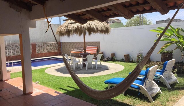 Cozy place, beautiful terrace view, Casa Monserrat