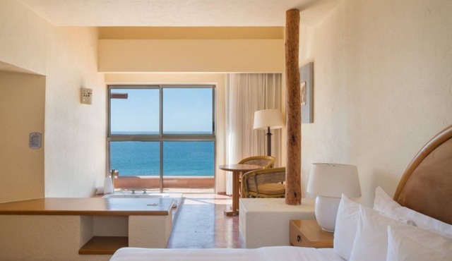 Cozy Studio Retreat Near the Beach