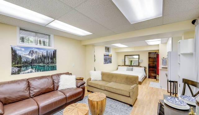 'Crystal Lake Retreat' Studio ~ 5 Mi to State Park
