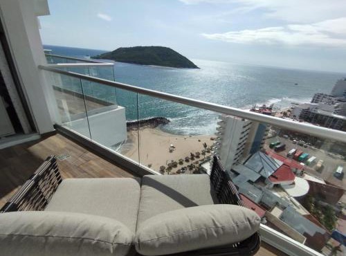Departamento a pie de Playa, en Zona DORADA, Mazatlan