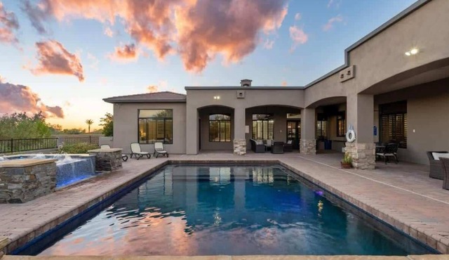 Desert Estate: Pool, Spa, Sport Court & Theater