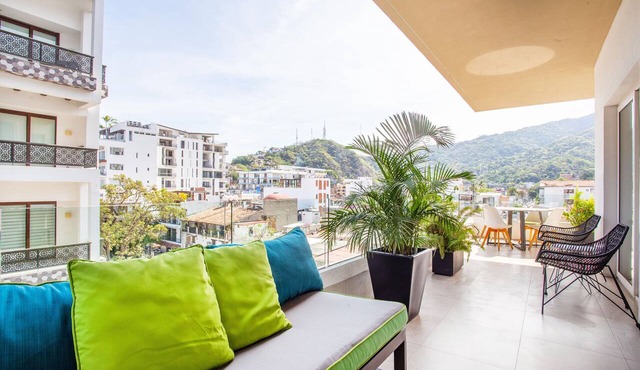 Designer Corner Condo at Zenith in the Heart of Vallarta, Zona Romantica