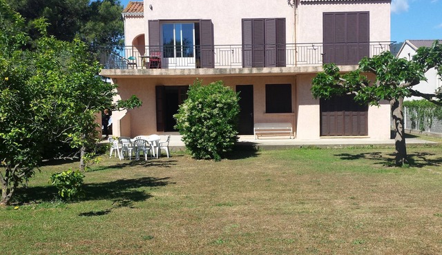 Dessous de Villa 150 metres from the beach
