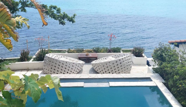 Direct front beach EZE