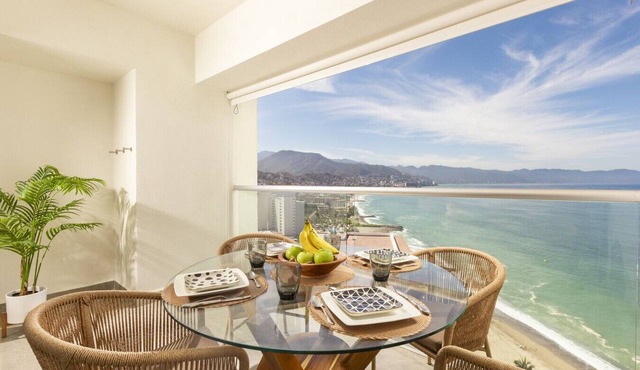 Dreamy Oceanview Getaway 1BR + Breakfast Included