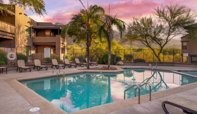 East/Golf View/Htd Pools/Sabino/2 BR 2BA