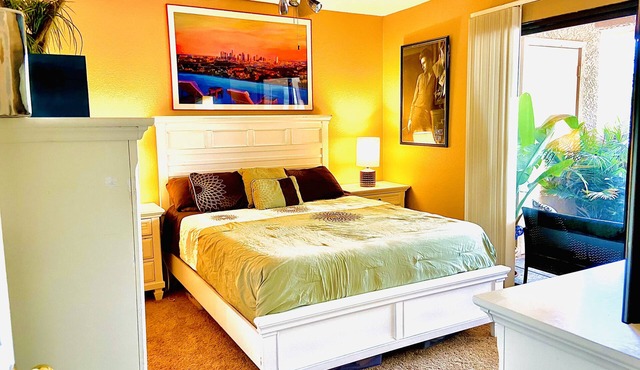 Elegant 2-Bedroom Sabino Canyon Condo with Mountain View and Swimming Pool