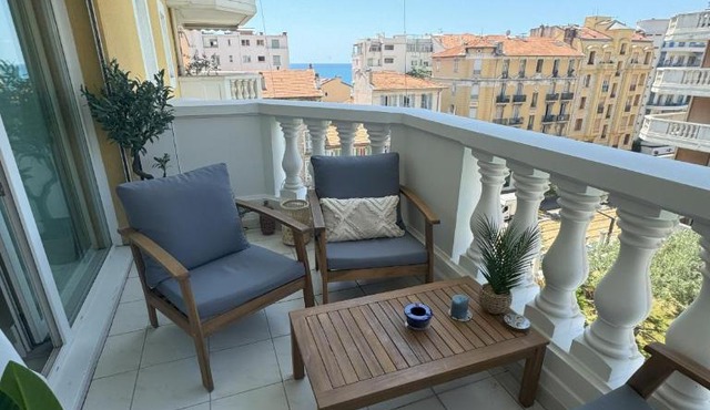 Elegant Apartment with Sea View and Swimming pool