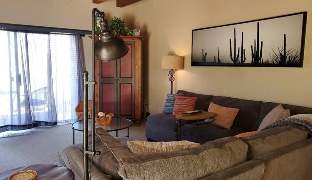 Elevate Your Stay: Cloud 9 Golf & Stunning Views from Your King Bed Retreat