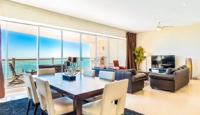 Encanto Living 803 Elegant 2 Bedroom Ocean Front