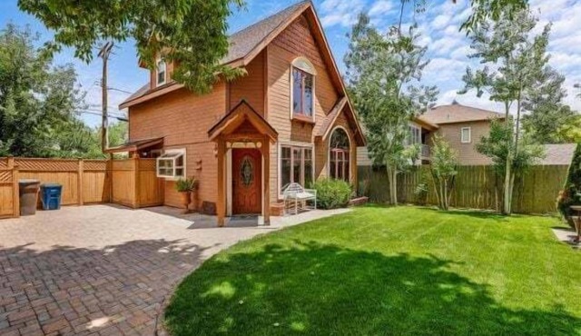 England House Cottage | Downtown Flagstaff | Cozy Retreat | Private Backyard | Pet-Friendly