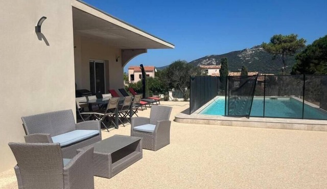 Entre Calvi et L'ile Rousse 10 Minutes à Pied de la Plage, des Commerçants