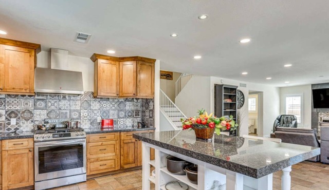 Escape to this gorgeous Glendale, AZ home where luxury meets relaxation