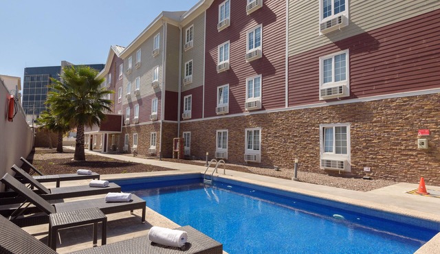 Extended Suites Queretaro Juriquilla