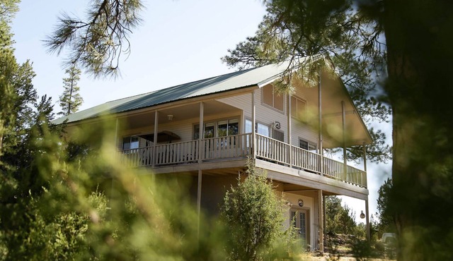 Fun In & Out! - Sleeps 14-15, AC, Backs Forest