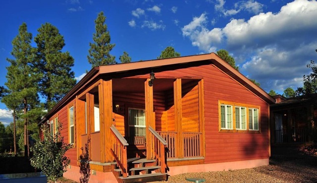 Get Ready for Adventure! 3 Great Units, Minutes to Hiking, Biking, Golf