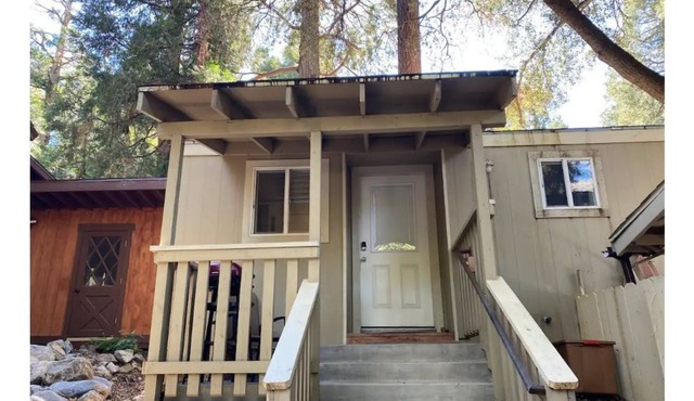 GrayHart Get Away 1 bedroom / 1 bathroom Cabin