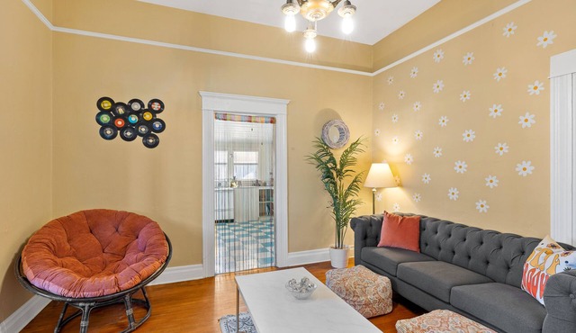 Groovy Stay near 5 Points Historic Neighborhoods - Pet Friendly!
