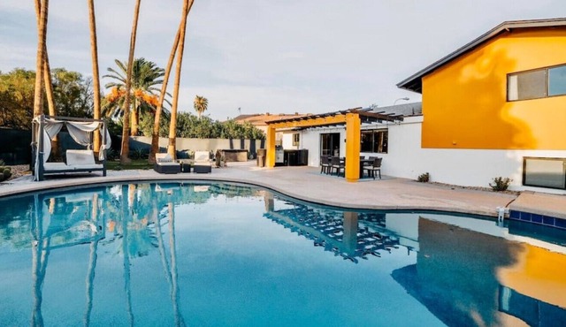 Heated Pool & Jacuzzi