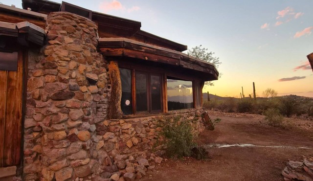 Historic Stone Sunset Sunrise Mountain View Cabin