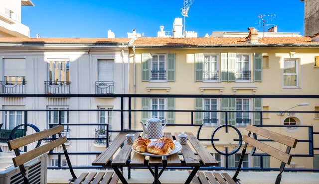 Holiday Apartment "Sea View" near Beach with Balcony & Wi-Fi