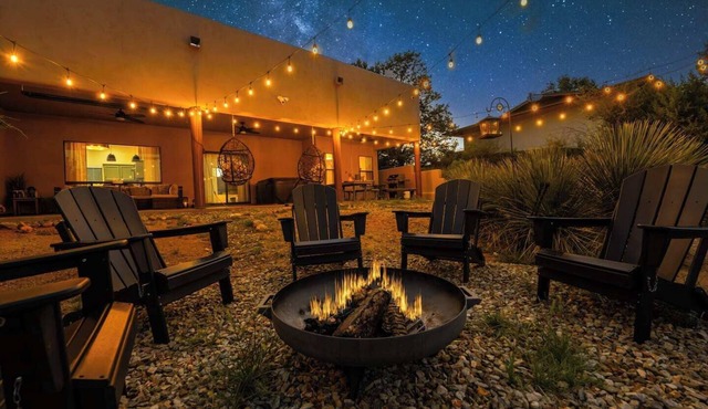 Hot Tub, Chefs Kitchen, Fire Pit & Starry Skies
