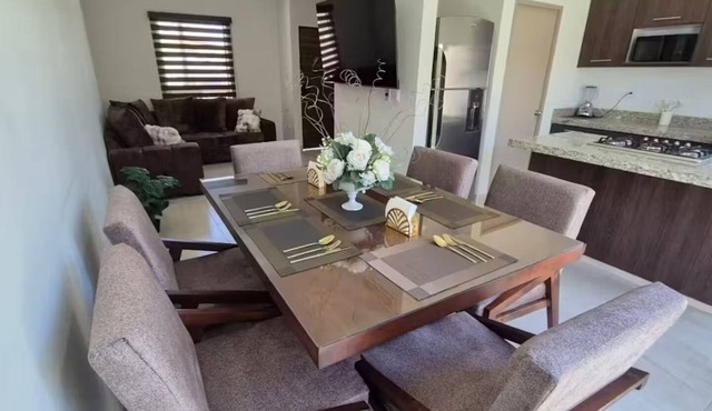 House in gated community 3 bedrooms kitchen.