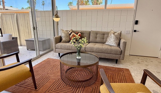 Iconic Ocotillo Lodge - Mid Century Modern Retreat