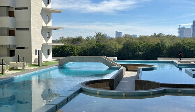 In the Marina, With Pool and Nice Amenities