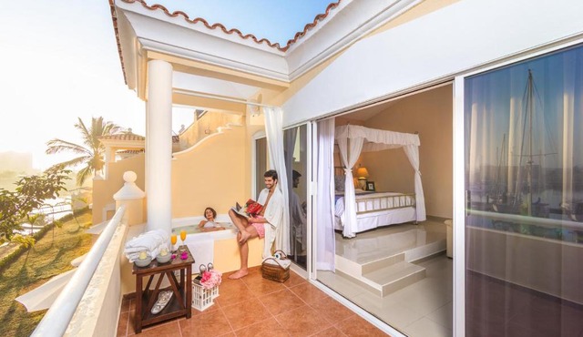 Isla Mazatlan Residence Club