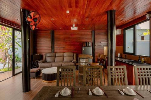 Iván Soto Home
