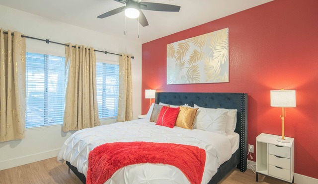 King Bed | Biker & Hiker Paradise | Updated Condo