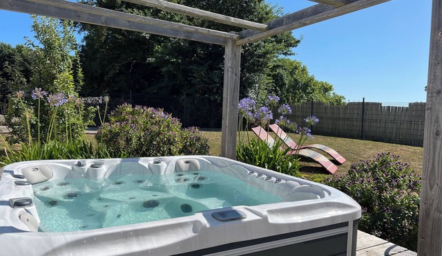 Koquillage, Cozy House with Spa, GR34, Sleeps 10, Near the Ocean