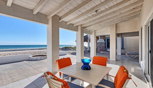 La Perla – Secluded Beachfront, Playa Miramar