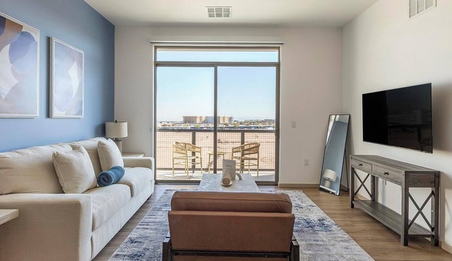 Landing | Beautiful 1BD, Pool, Gym